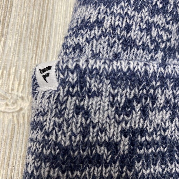 Fanatics Iconic Columbus Blue Jackets Cuffed Pom Hat One Size Blue White NHL New - Picture 6 of 6